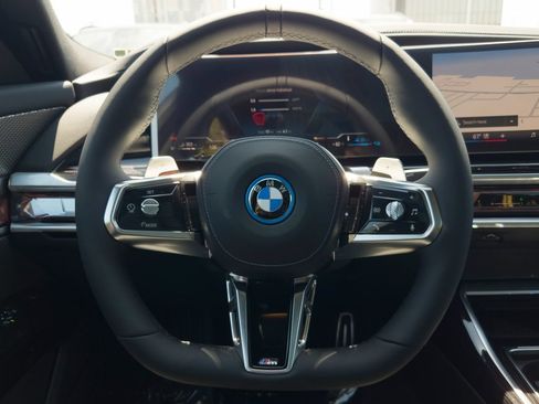 New 2026 BMW 750e xDrive w/ Premium Package AWD/4WD image 14