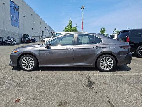 Used 2022 Toyota Camry LE FWD image 7