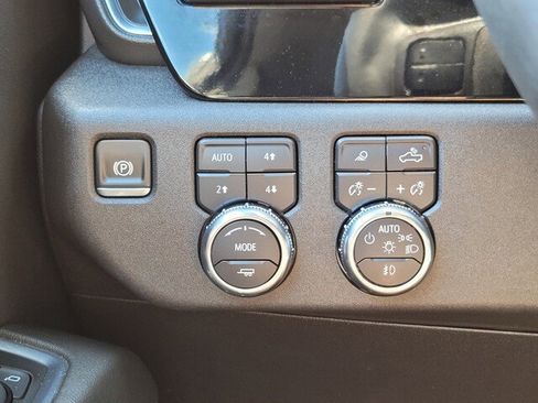 Used 2025 GMC Sierra 2500 SLT w/ SLT Premium Package image 41