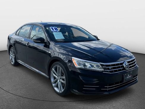 Used 2018 Volkswagen Passat 2.0T R-Line FWD image 2