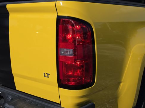 Used 2015 Chevrolet Colorado LT w/ Luxury Package RWD image 14