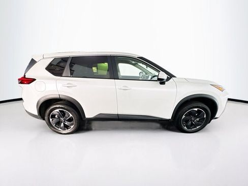 Certified 2026 Nissan Rogue SV AWD/4WD image 4