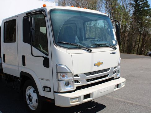 New 2024 Chevrolet Low Cab Forward image 5