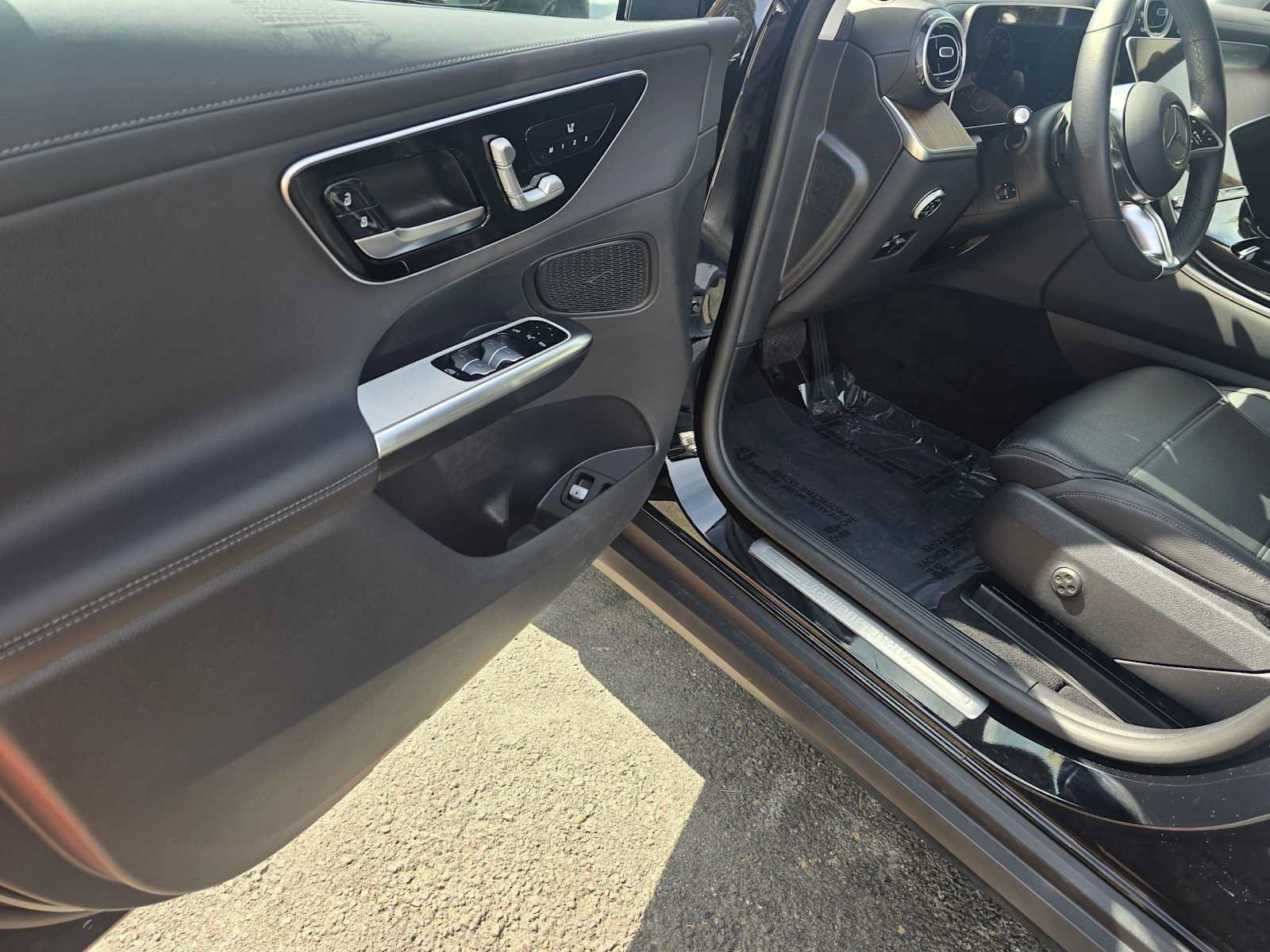 Certified 2025 Mercedes-Benz GLC 350e 4MATIC image 22