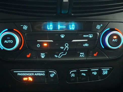 Used 2018 Ford Escape Titanium w/ Ford Safe & Smart Package AWD/4WD image 32