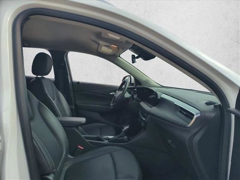 Used 2024 Buick Encore GX Sport Touring w/ Comfort Package image 17