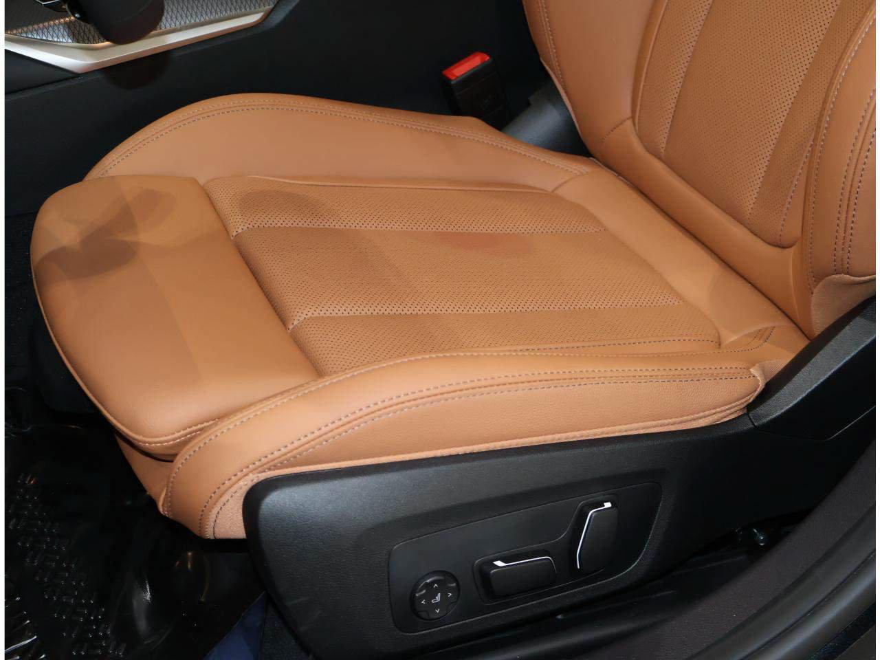 Used 2026 BMW 330i Sedan RWD image 14