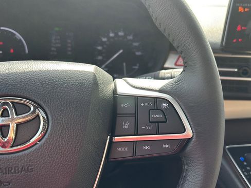 Used 2024 Toyota Sienna XLE image 24