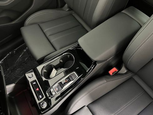 New 2025 Audi Q6 e-tron Premium Plus image 20