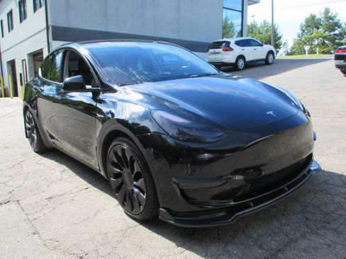 Used 2022 Tesla Model Y Performance AWD/4WD image 3