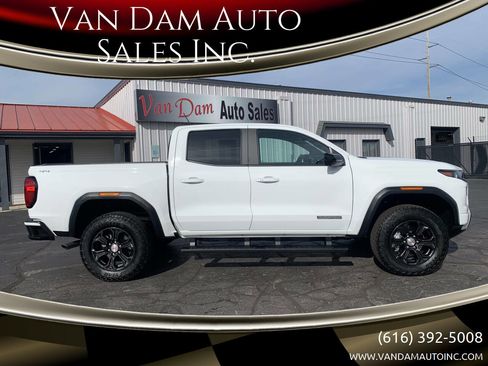 Used 2024 GMC Canyon Elevation w/ Convenience Package image 1