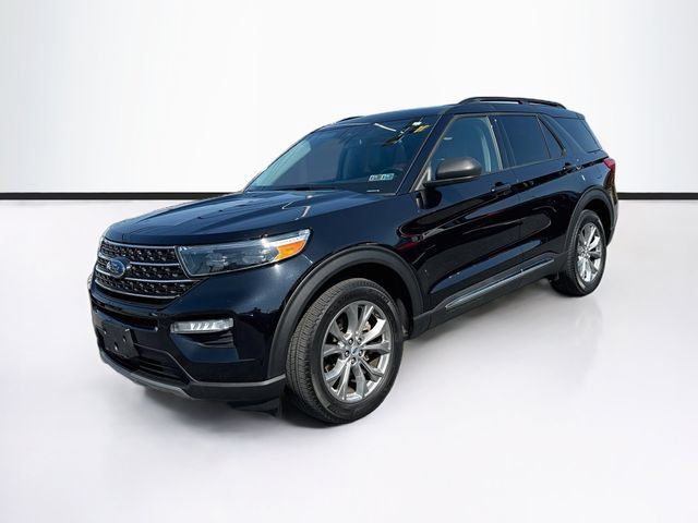 Used 2023 Ford Explorer XLT w/ Equipment Group 202A AWD/4WD image 4