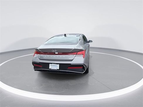 New 2025 Hyundai Elantra Limited image 8
