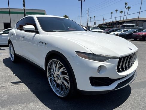 Used 2017 Maserati Levante AWD/4WD image 12