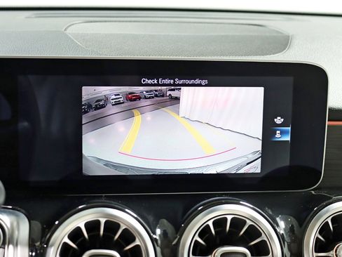 Used 2021 Mercedes-Benz GLB 250 4MATIC image 20
