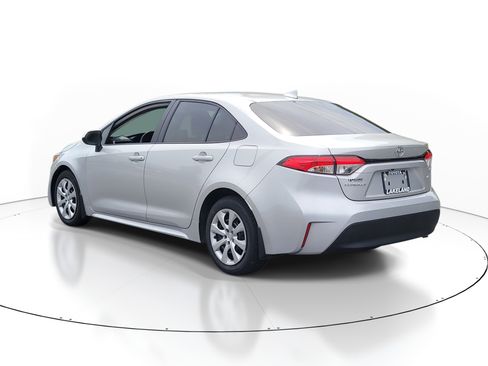 Certified 2026 Toyota Corolla LE FWD image 5