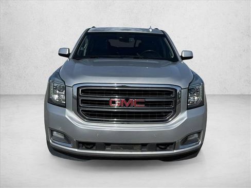 Used 2017 GMC Yukon XL SLT image 2