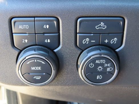 Used 2022 Chevrolet Silverado 1500 RST AWD/4WD image 14