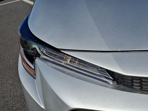 Used 2025 Toyota Corolla LE w/ LE Premium Package FWD image 9