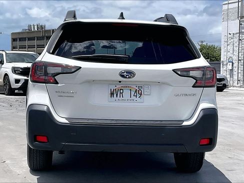 Used 2023 Subaru Outback Premium AWD/4WD image 5
