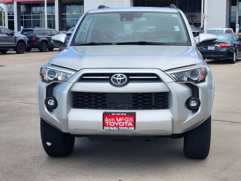 Used 2021 Toyota 4Runner SR5 Premium AWD/4WD image 2