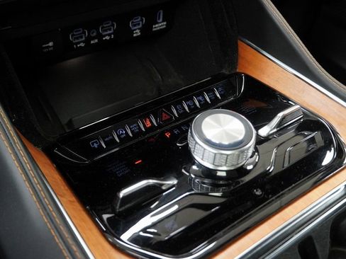 Certified 2024 Jeep Grand Wagoneer Series III w/ Rear Seat Video Group 1 image 37