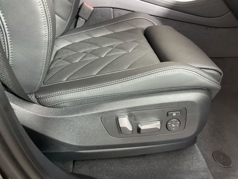 Used 2024 BMW X5 xDrive40i w/ Premium Package image 18