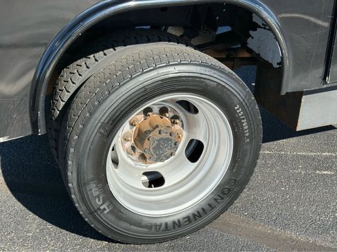 Used 2016 RAM 5500 Tradesman w/ Payload Upgrade Package AWD/4WD image 15