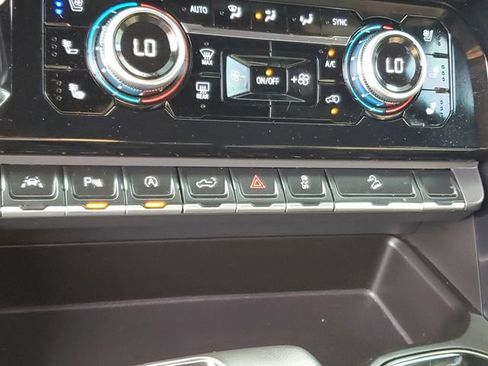 Used 2024 GMC Sierra 1500 AT4 w/ Technology Package AWD/4WD image 24