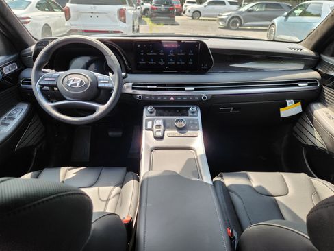 Certified 2025 Hyundai Palisade Calligraphy image 8