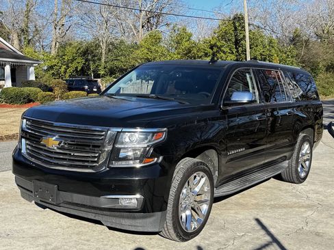 Used 2016 Chevrolet Suburban LTZ image 6