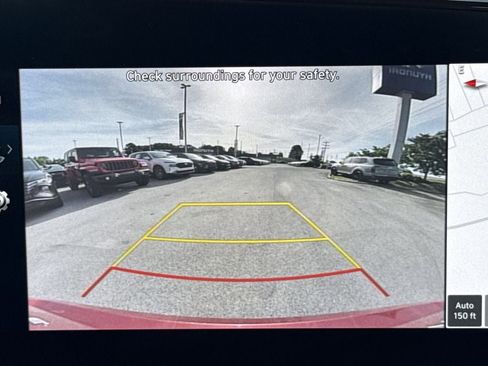 Used 2024 Hyundai Elantra SEL FWD image 28