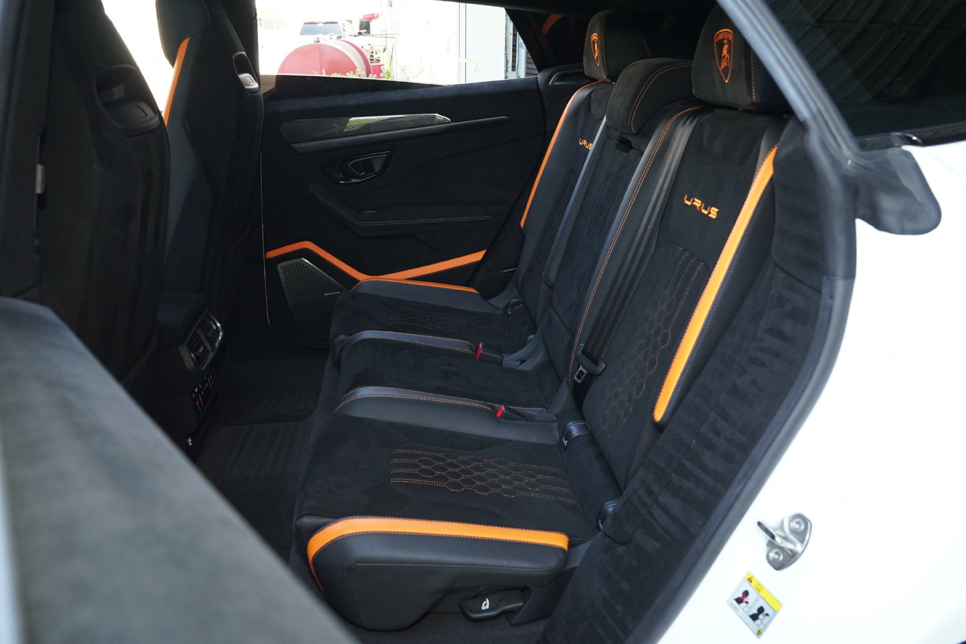 Used 2024 Lamborghini Urus Performante AWD/4WD image 33