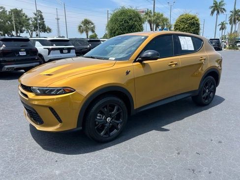 Used 2024 Dodge Hornet GT w/ GT Blacktop Package AWD/4WD image 3