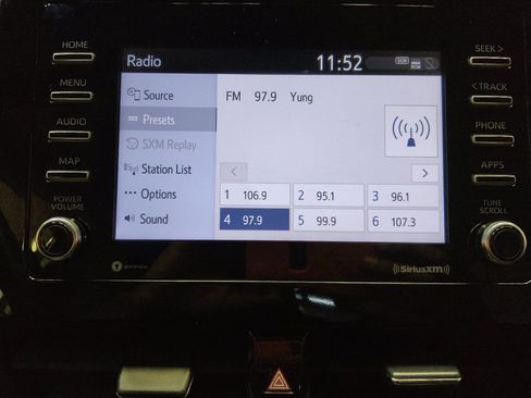 Used 2021 Toyota Camry SE w/ Convenience Package FWD image 25