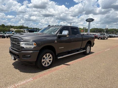 Used 2024 RAM 2500 Laramie w/ Sport Appearance Package AWD/4WD image 3