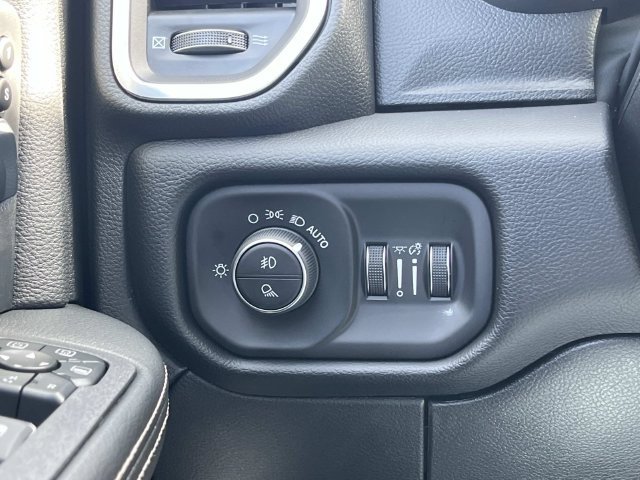 New 2027 RAM 2500 Laramie AWD/4WD image 34