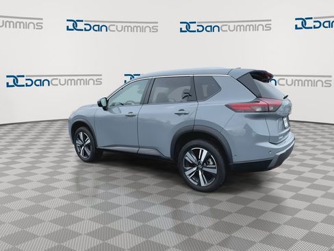 Used 2024 Nissan Rogue SL image 6
