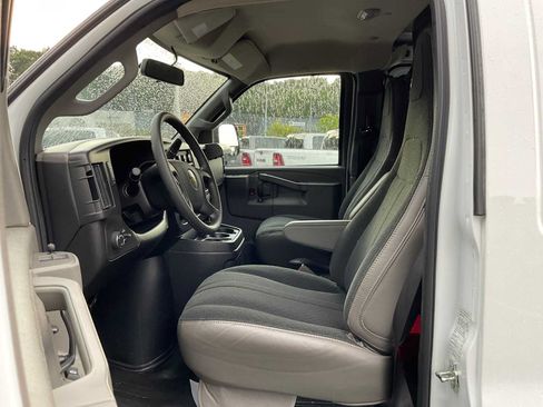 Used 2025 Chevrolet Express 2500 w/ Driver Convenience Package RWD image 11