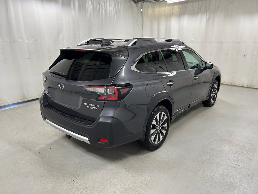 Used 2023 Subaru Outback Touring AWD/4WD image 5