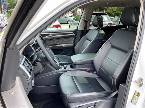 Used 2023 Volkswagen Atlas SE w/ Panoramic Sunroof Package AWD/4WD image 6