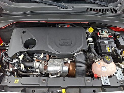 Certified 2019 Jeep Renegade Limited w/ UConnect 8.4 Nav Group AWD/4WD image 28