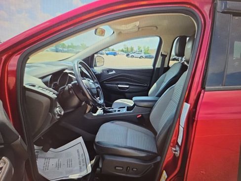 Used 2019 Ford Escape SE w/ SE Sport Appearance Package AWD/4WD image 7