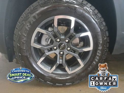 Used 2025 Chevrolet Equinox ACTIV w/ Convenience Package III AWD/4WD image 6