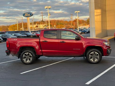Used 2021 Chevrolet Colorado Z71 image 2