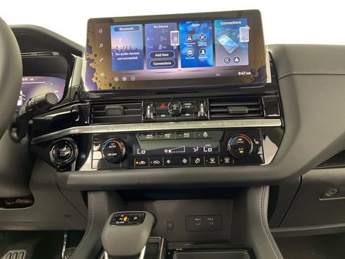 New 2026 Nissan Pathfinder SL w/ SL Premium Package AWD/4WD image 25