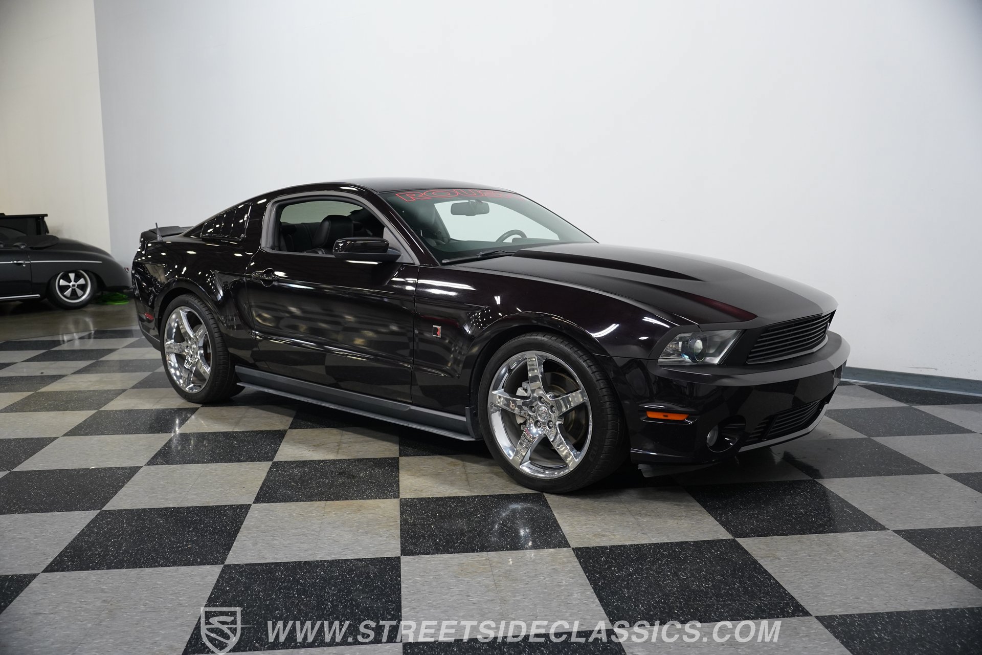 Used 2012 Ford Mustang GT Premium w/ HID Headlamps & Security Pkg RWD image 16