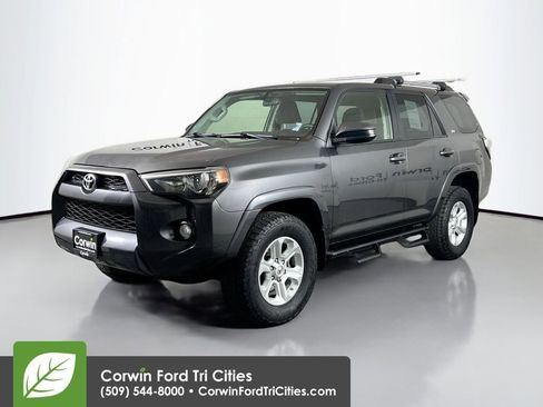 Used 2019 Toyota 4Runner SR5 AWD/4WD image 5