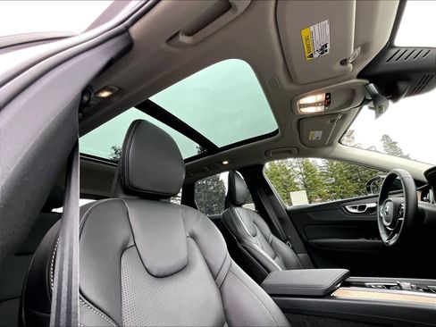 Used 2026 Volvo XC60 B5 Ultra w/ Climate Package image 24