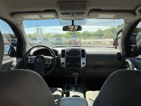 Used 2018 Nissan Frontier SV AWD/4WD image 9
